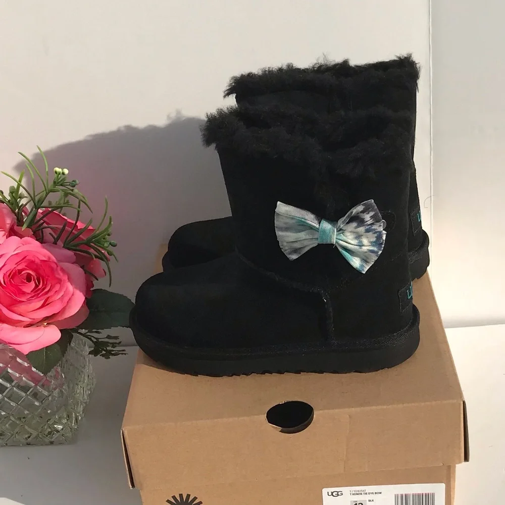 UGG Kenzie Tie Dye Bow